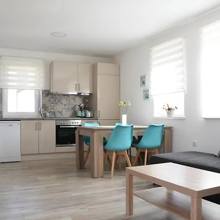 Menta Lak Apartment